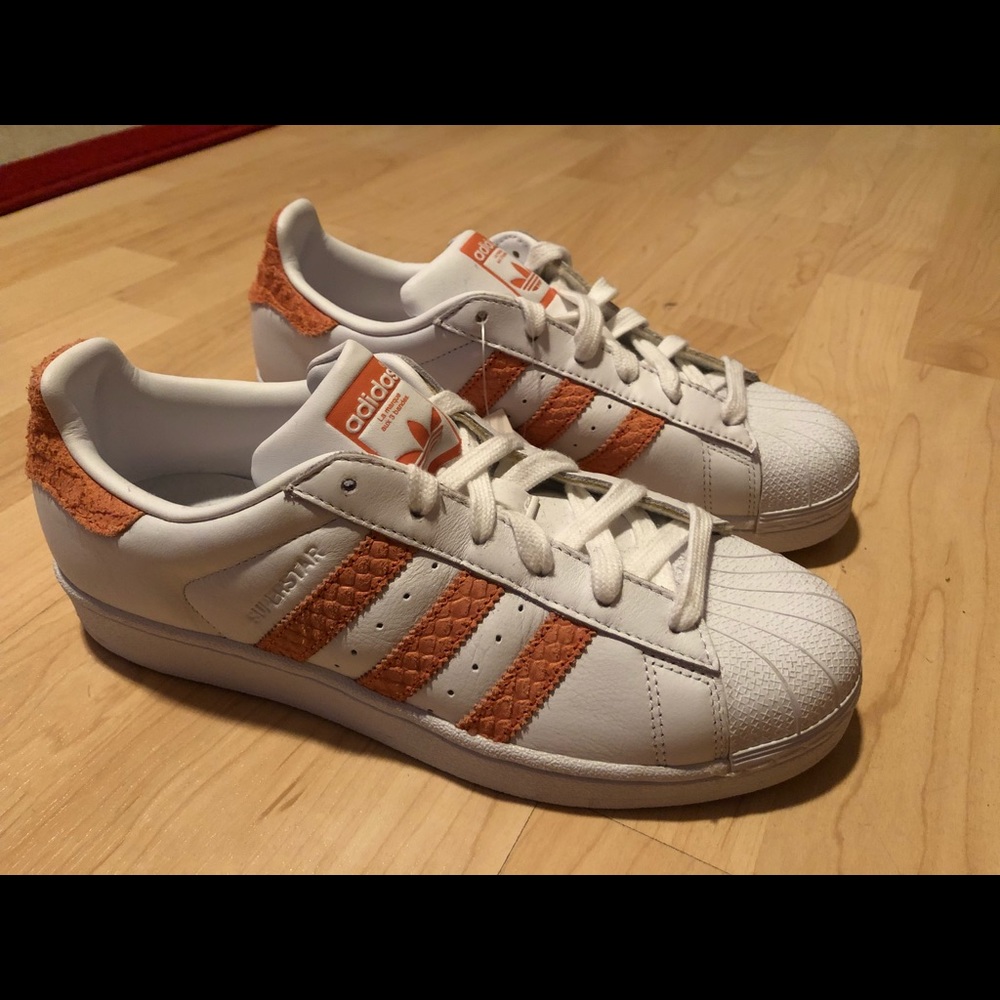 Adidas Superstar Originals (Women’s)